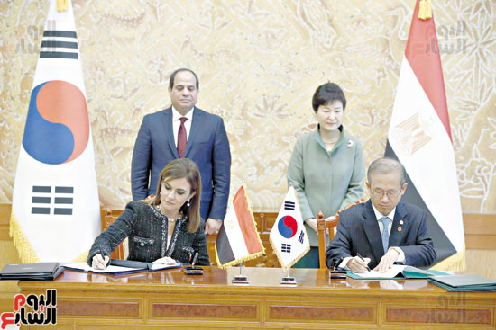 وزير-التعاون-الدولي-في-مصر-سحر-نصر---ونائب-أول-وزير-خارجية-كوريا-الجنوبية-ليم-سونج-نام-(3)