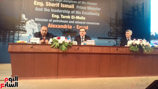 وزير-البترول-ومحافظ-الإسكندرية-يفتتحان-مؤتمر-ومعرض-موك-الدولى-(3)