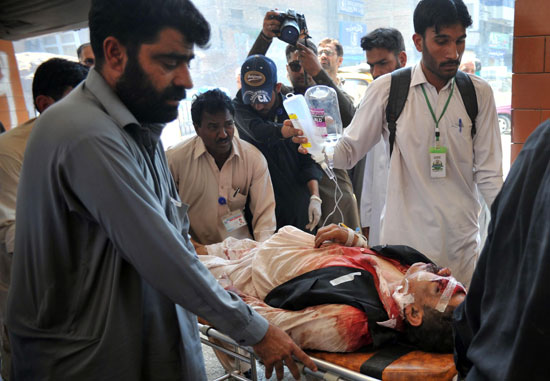 هجوم انتحارى بشمال غرب باكستان (2)
