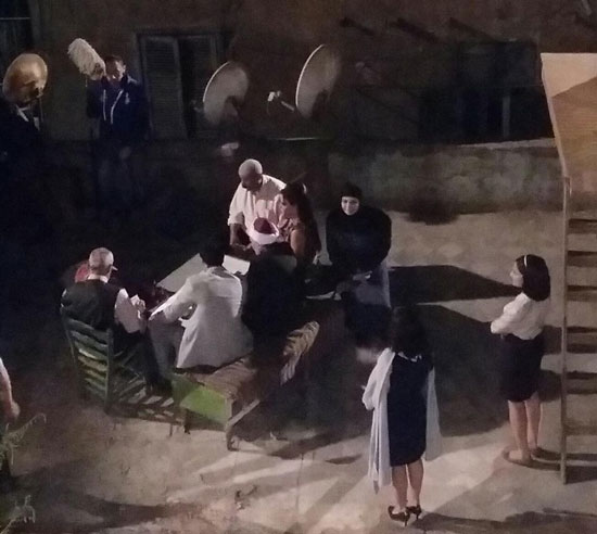 فريق مسلسل أفراح القبة أثناء التصوير ببولاق أبو العلا (2)