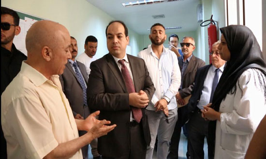 زيارة أحمد معيتيق لمستشفى الجلاء فى ليبيا (1)