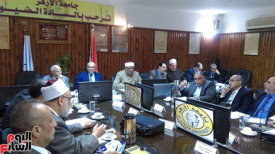 الاجتماع الشهرى لمجلس جامعة الأزهر بحضور عباس شومان (3)