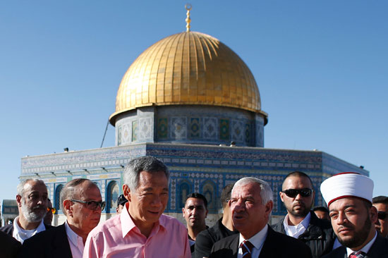رئيس وزراء سنغافورة لى حسين لونج يزور المسجد الأقصى (1)