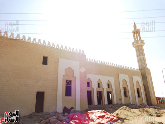 رئيس مدينة نخل بوسط سيناء افتتاح تجمع تنموى والمسجد الكبير وقصر الثقافة وتسليم 30 منزلا للأهالى (5)