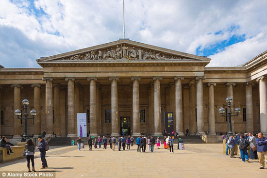  آثار ضرب المتحف البريطانى بالقنابل زمن الحرب  (1)