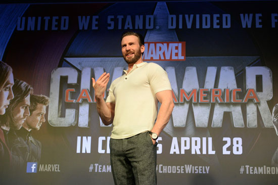 كريس إيفانز وأبطال Captain America يروجون للفيلم فى سنغافورة (4)