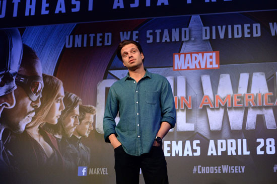 كريس إيفانز وأبطال Captain America يروجون للفيلم فى سنغافورة (9)