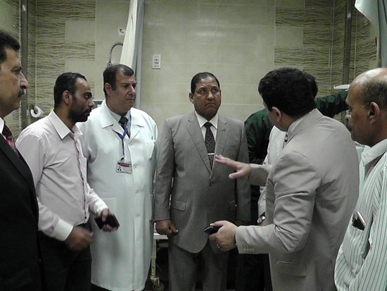 نقيب الأطباء ووكيل وزارة التأمين الصحى يستقبلان محافظ الغربية فى مبرة طنطا (5)