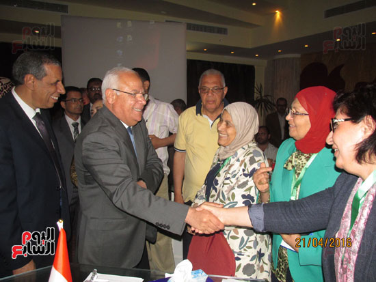محافظ بورسعيد خلال مشاركته فى المؤتمر الدولى الثانى لكلية التمريض (3)