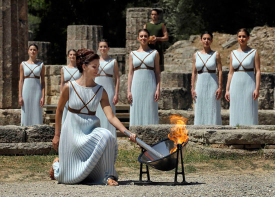 الشعلة الأوليمبية تبدأ رحلة الثلاثة أشهر اليوم من اليونان (1)