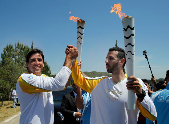 الشعلة الأوليمبية تبدأ رحلة الثلاثة أشهر اليوم من اليونان (10)