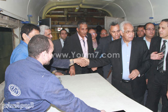 وزير النقل يطلب تقريرا شاملا عن إصلاحات ورش أبو راضى لعربات القطارات (1)