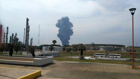 انفجار مصنع للبتروكيماويات ، المكسيك ، مكسيكو سيتى (9)