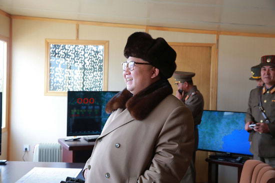 كيم جونج , كوريا الجنوبيه , صاروخ ارض , جو, الساحل الشرقى لكوريا الشماليه (4)