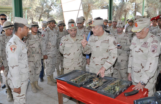 الجيش ، رئيس الاركان ، اللواء محمود حجازى (2)