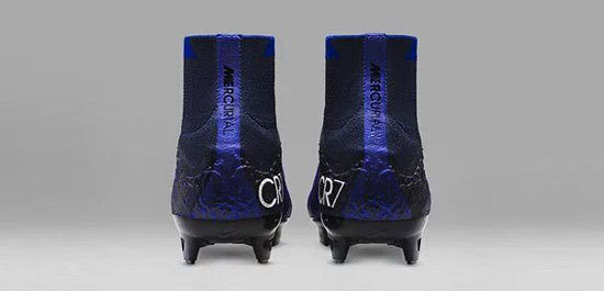  حذاء رونالدو باللون الأزرق فى الكلاسيكو (3)