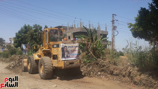 ينظم حملة لتنظيف قرى الأشرف (3)