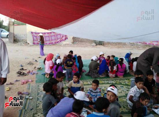 قصة أشهر متطوع  لخدمة الأطفال الأيتام والفقراء فى شمال سيناء (4)