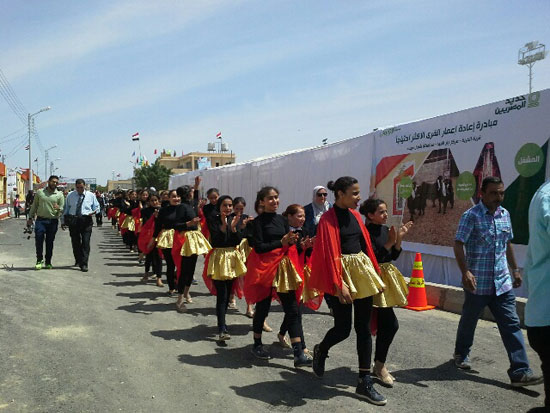 أهالى شمال سيناء يتوافدون على قرية الخربة للاحتفال بافتتاح ترميم 100 منزل (1)