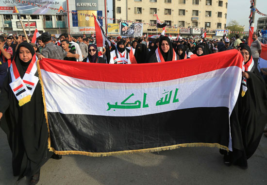 العراقيين يتظاهرون بساحة التحرير فى بغداد (6)