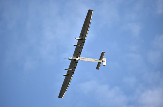 طائرة تعمل بالطاقة الشمسية (5)