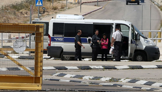 الإفراج عن أصغر أسيرة فلسطينية فى سجون الاحتلال الإسرائيلى (6)