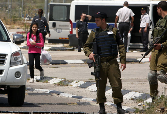الإفراج عن أصغر أسيرة فلسطينية فى سجون الاحتلال الإسرائيلى (11)