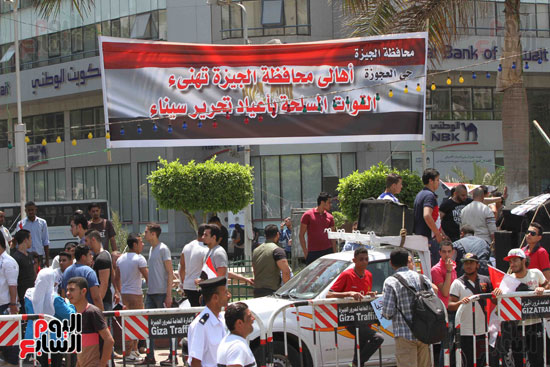 احتفالات المواطنين بذكرى تحرير سيناء (2)