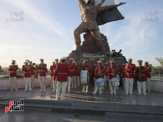 فرقة-الموسيقى-العسكرية-بالجيش-الثالث-الميدانى-(1)