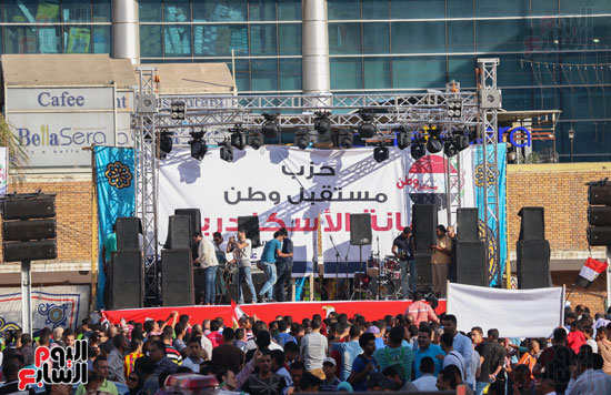 احتفالية بميدان سيدى جابر بمناسبة عيد تحرير سيناء (15)