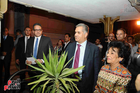 وزير الآثار يفتتح معرض سيناء بالمتحف المصرى (7)