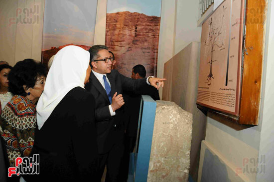 وزير الآثار يفتتح معرض سيناء بالمتحف المصرى (39)