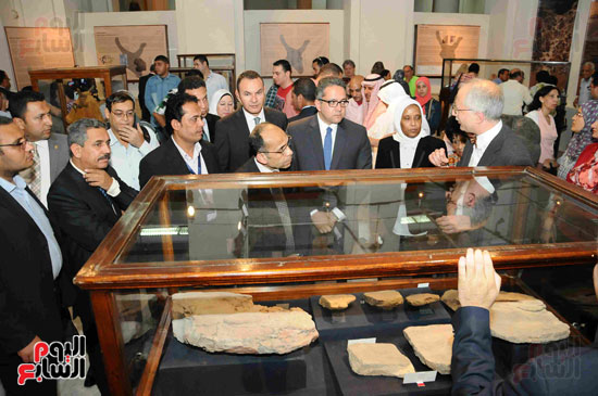 وزير الآثار يفتتح معرض سيناء بالمتحف المصرى (43)