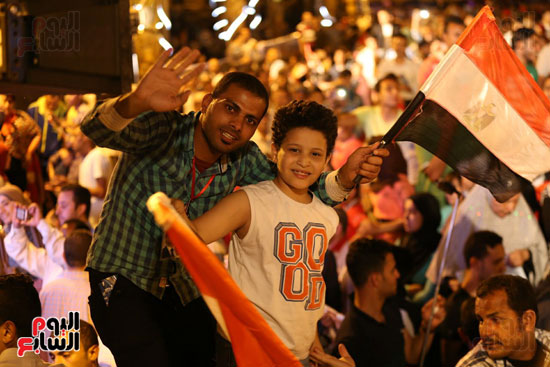 أحمد جمال يشعل حفل تحرير سيناء فى ميدان عابدين بأغنية بشرة خير (1)