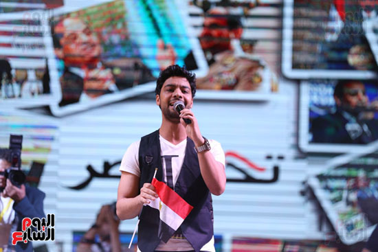 أحمد جمال يشعل حفل تحرير سيناء فى ميدان عابدين بأغنية بشرة خير (5)
