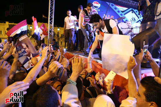 أحمد جمال يشعل حفل تحرير سيناء فى ميدان عابدين بأغنية بشرة خير (13)