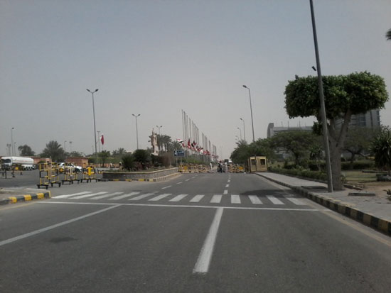 المطار يتزين بأعلام مصر والبحرين (3)