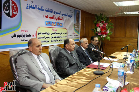 رئيس جامعة طنطايجب اتخاذ إجراءات لسلامة السائح أثناء إقامته فى مصر (4)