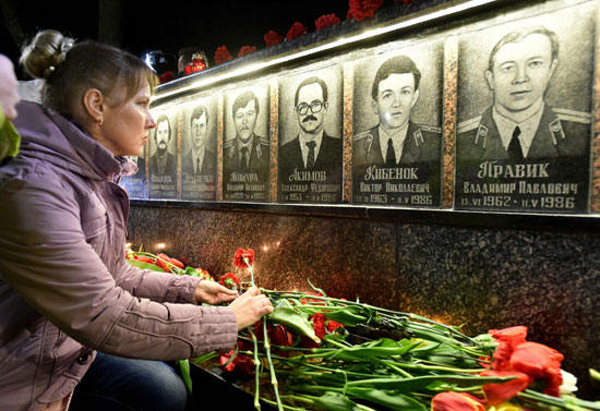الأوكرانيين يحيون الذكرى الـ 30 لكارثة تشيرنوبيل النووية (1)