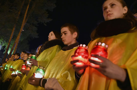 الأوكرانيين يحيون الذكرى الـ 30 لكارثة تشيرنوبيل النووية (10)