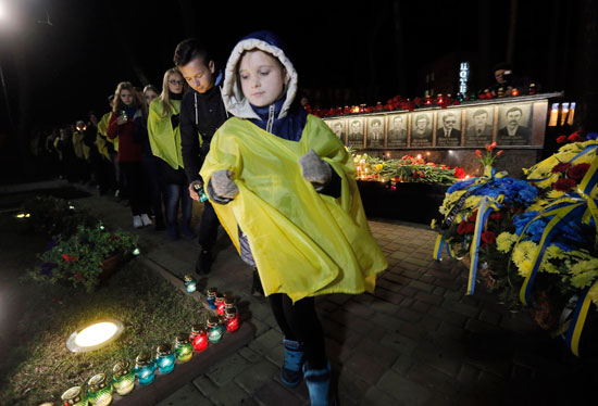 الأوكرانيين يحيون الذكرى الـ 30 لكارثة تشيرنوبيل النووية (11)