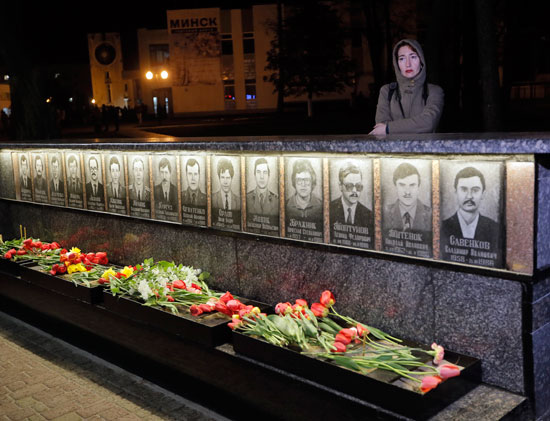 الأوكرانيين يحيون الذكرى الـ 30 لكارثة تشيرنوبيل النووية (12)