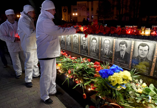 الأوكرانيين يحيون الذكرى الـ 30 لكارثة تشيرنوبيل النووية (6)