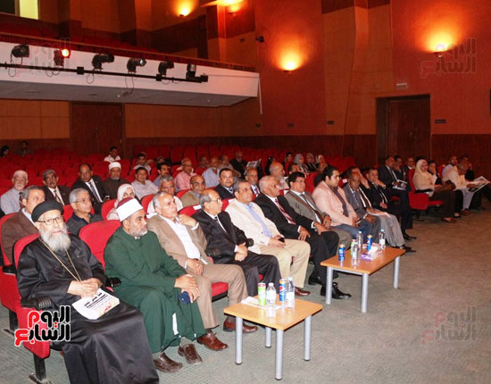 محافظة السويس تنظم حفل تأبين للكاتب الصحفى حسين العشى مؤرخ المقاومة (17)