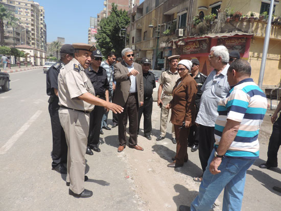 عملية توسيع شارع الجلاء أمام قطاع الأمن المركزى بالغربية (1)