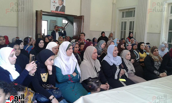 القومى للمرأة بالإسكندرية ينظم لقاءً تنويرياً فى مينا البصل (3)