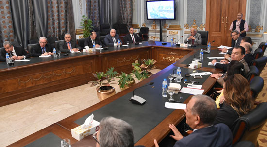  الدكتور على عبد العال مع رؤساء لجان البرلمان  (5)