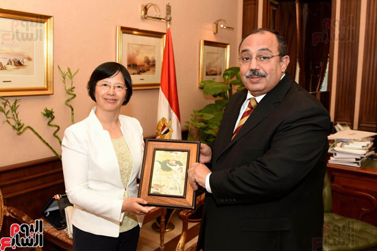 محافظ الإسكندرية يستقبل نائب سكرتير عام بلدية شنغهاى بالصين وقنصل عام الصين بالإسكندرية (3)