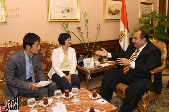محافظ الإسكندرية يستقبل نائب سكرتير عام بلدية شنغهاى بالصين وقنصل عام الصين بالإسكندرية (5)