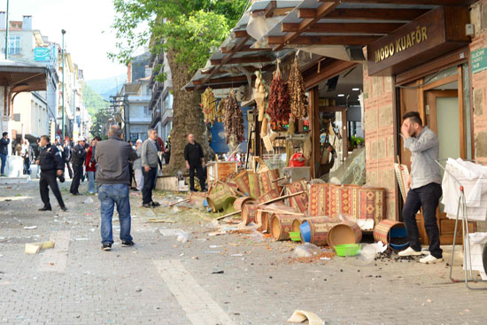 امرأة تفجر نفسها وتصيب 7 على الأقل فى مدينة بورصة التركية (2)